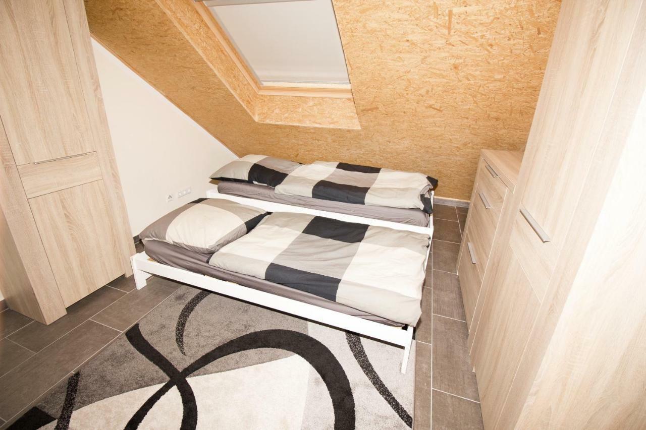 Ferienwohnung Beckendorf 로스하임 외부 사진